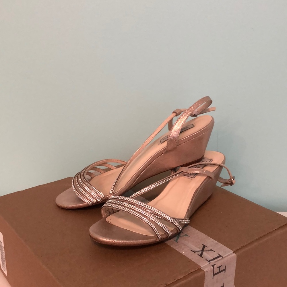 Used Champagne wedges SIZE: 7 1/2